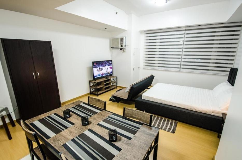 Prime Avant Bgc Location Apartments By Ph Staycation Manila Exterior foto