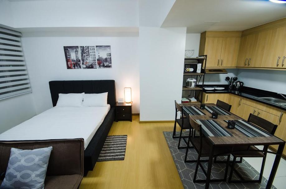 Prime Avant Bgc Location Apartments By Ph Staycation Manila Exterior foto