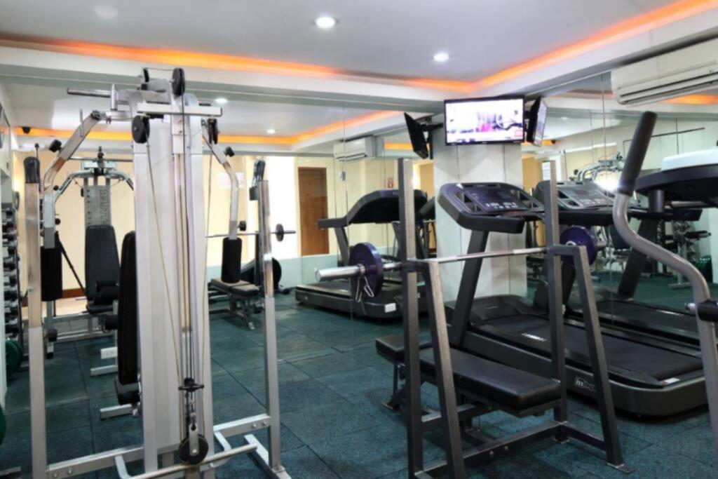 Prime Avant Bgc Location Apartments By Ph Staycation Manila Exterior foto